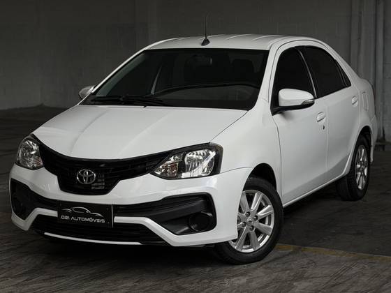 TOYOTA ETIOS 1.5 X PLUS SEDAN 16V FLEX 4P MANUAL